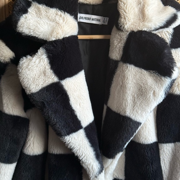 Asos coat in checkerboard faux fur. US 6. - Picture 3 of 11